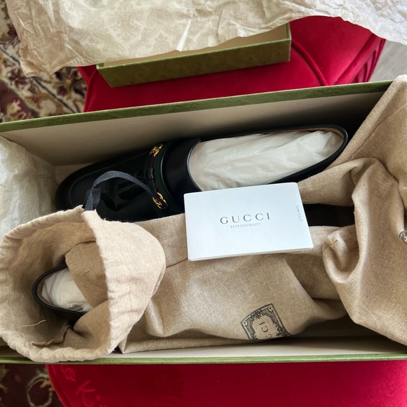 Authentic Gucci Jakarta tassel leather loafers for men. - Picture 9 of 11